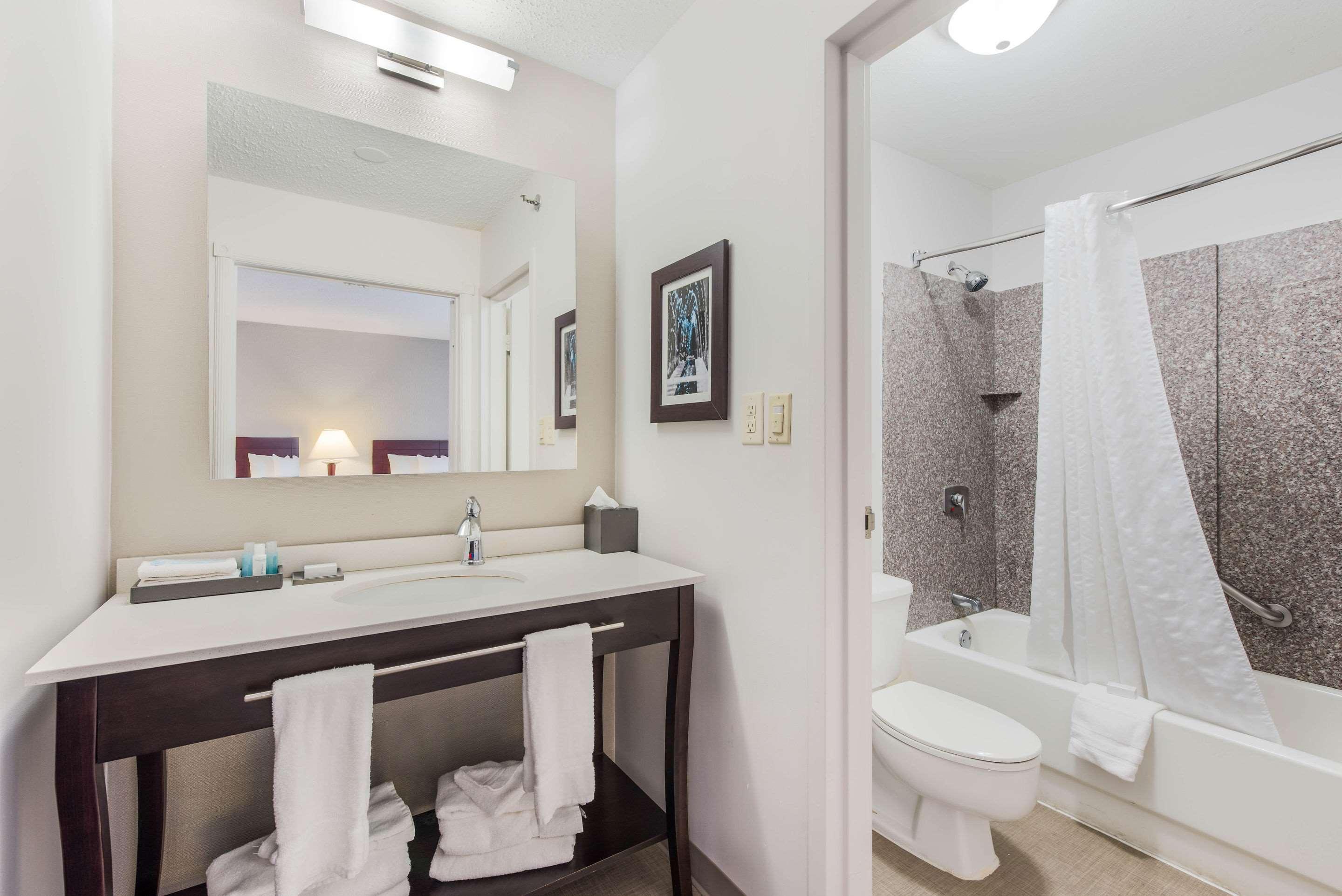 The Blu Hotel Blue Ash Cincinnati, Ascend Hotel Collection Exteriör bild