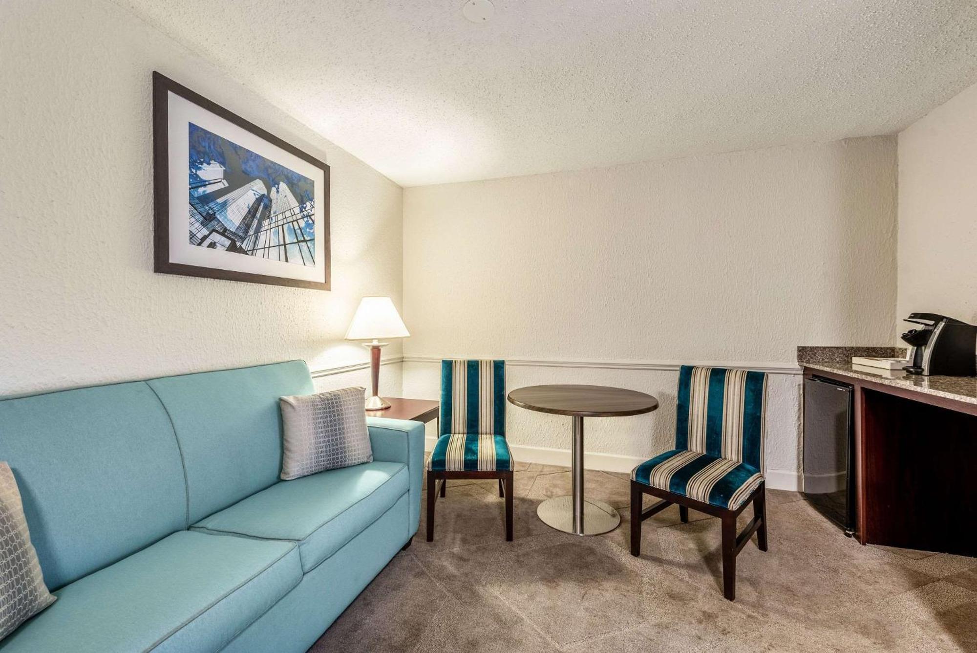 The Blu Hotel Blue Ash Cincinnati, Ascend Hotel Collection Exteriör bild
