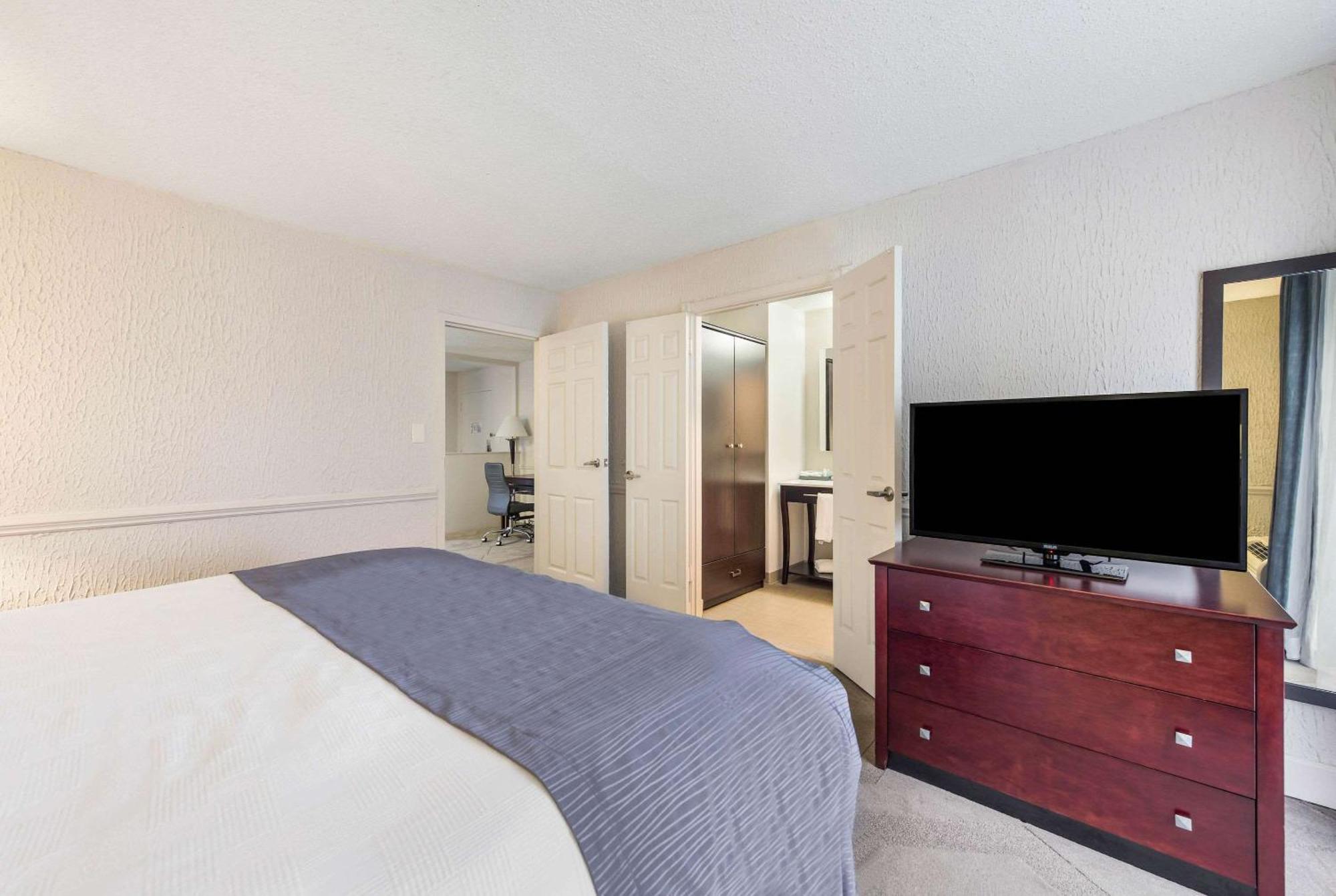 The Blu Hotel Blue Ash Cincinnati, Ascend Hotel Collection Exteriör bild