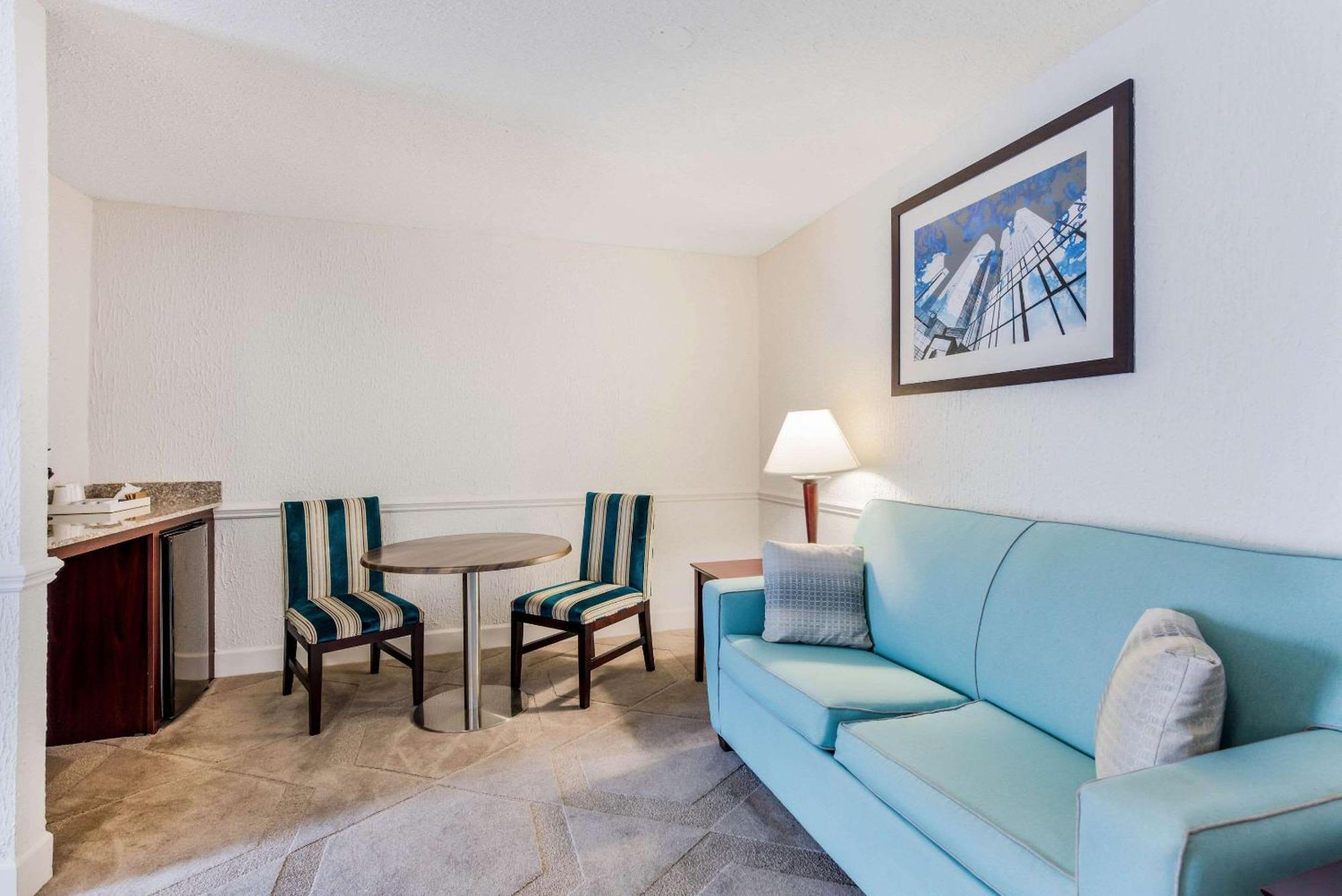 The Blu Hotel Blue Ash Cincinnati, Ascend Hotel Collection Exteriör bild