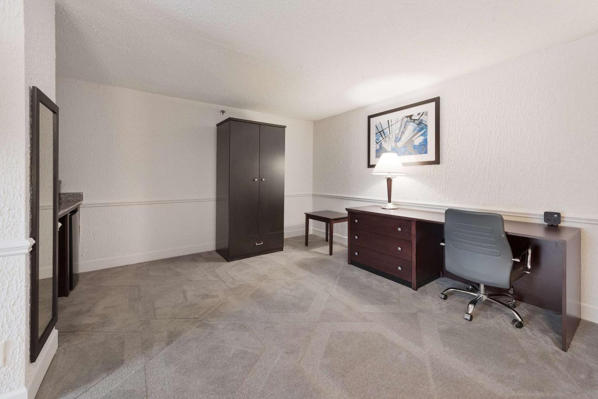 The Blu Hotel Blue Ash Cincinnati, Ascend Hotel Collection Exteriör bild